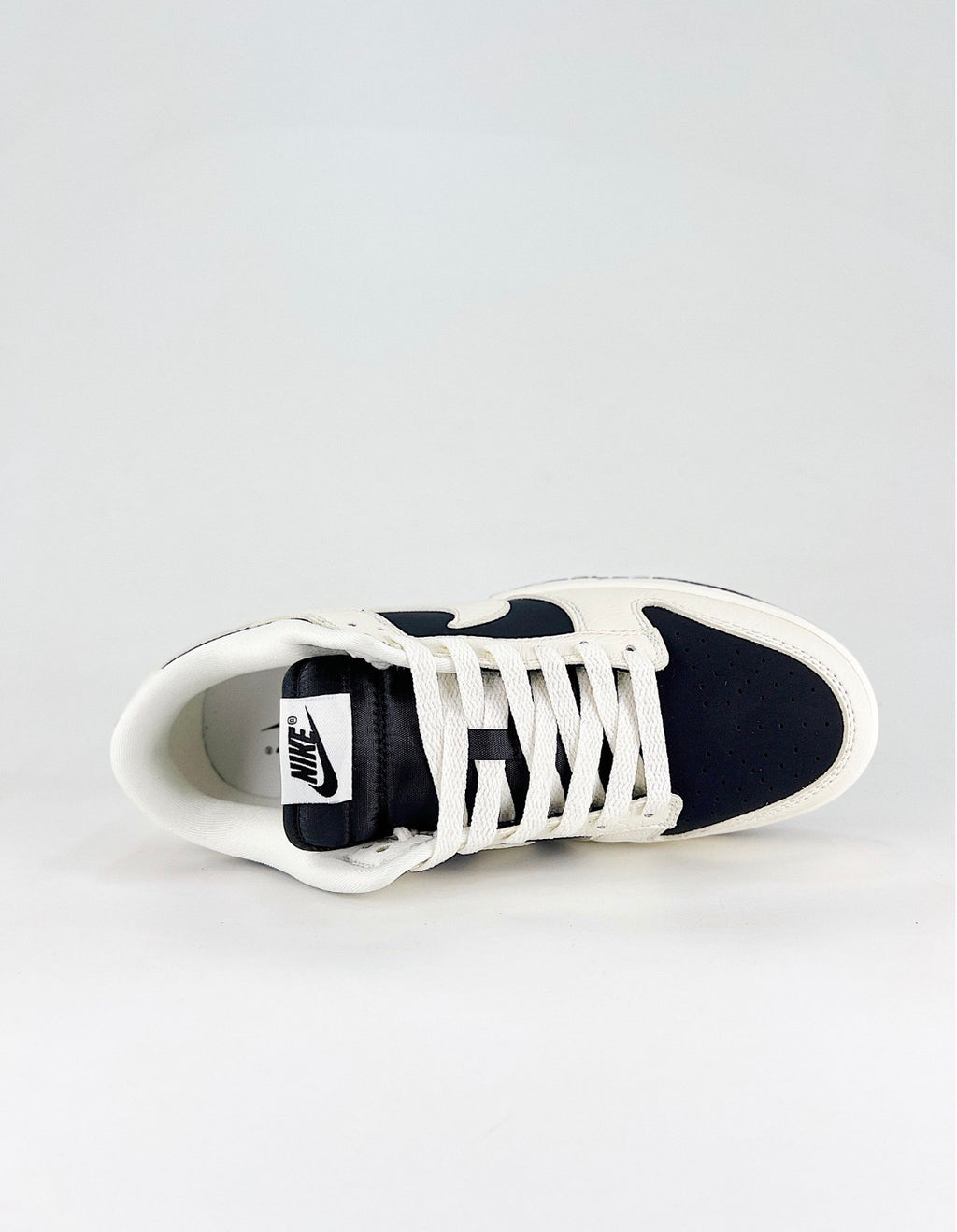 Nike Dunk Low SE (Black/White)