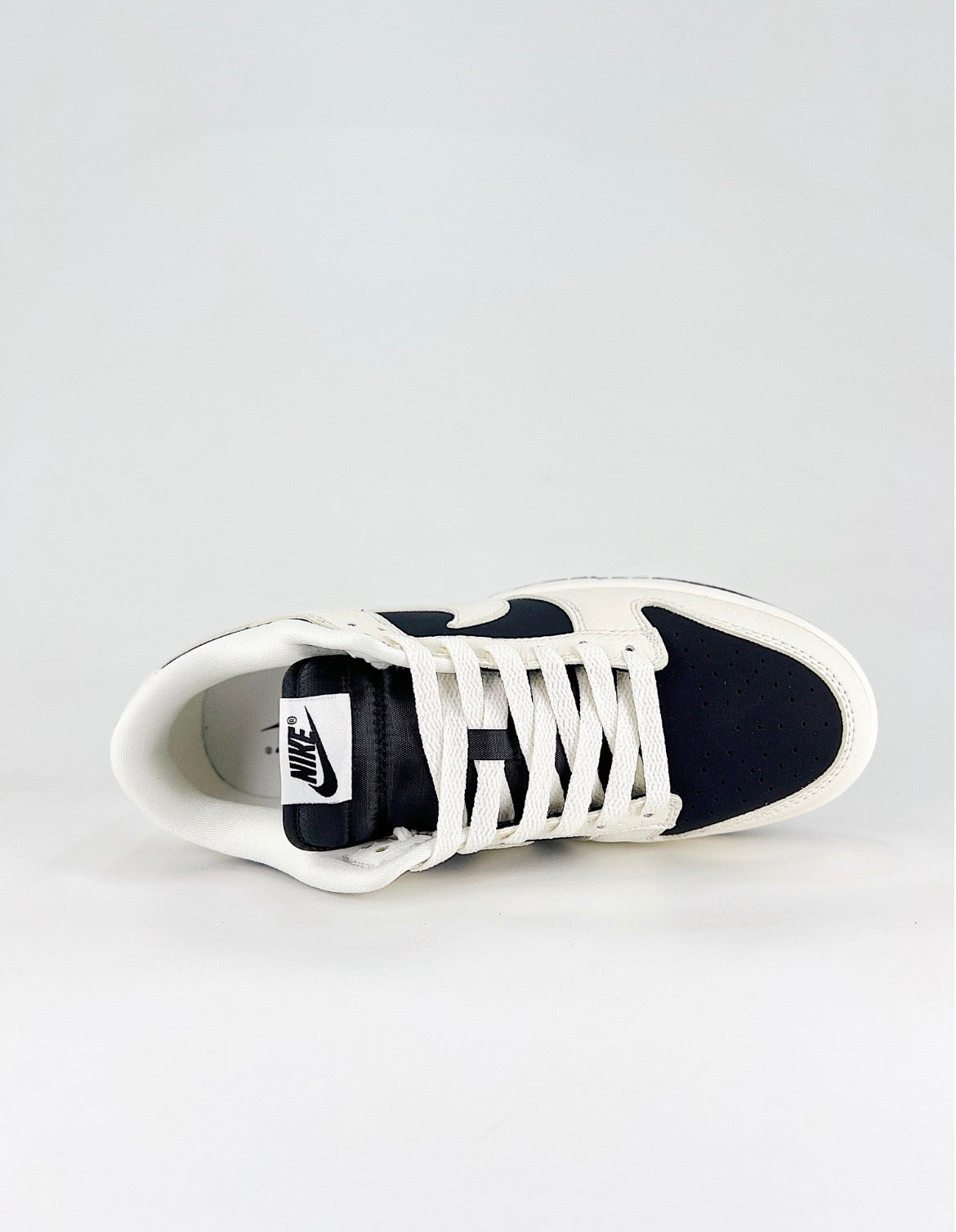 Nike Dunk Low SE (Black/White)