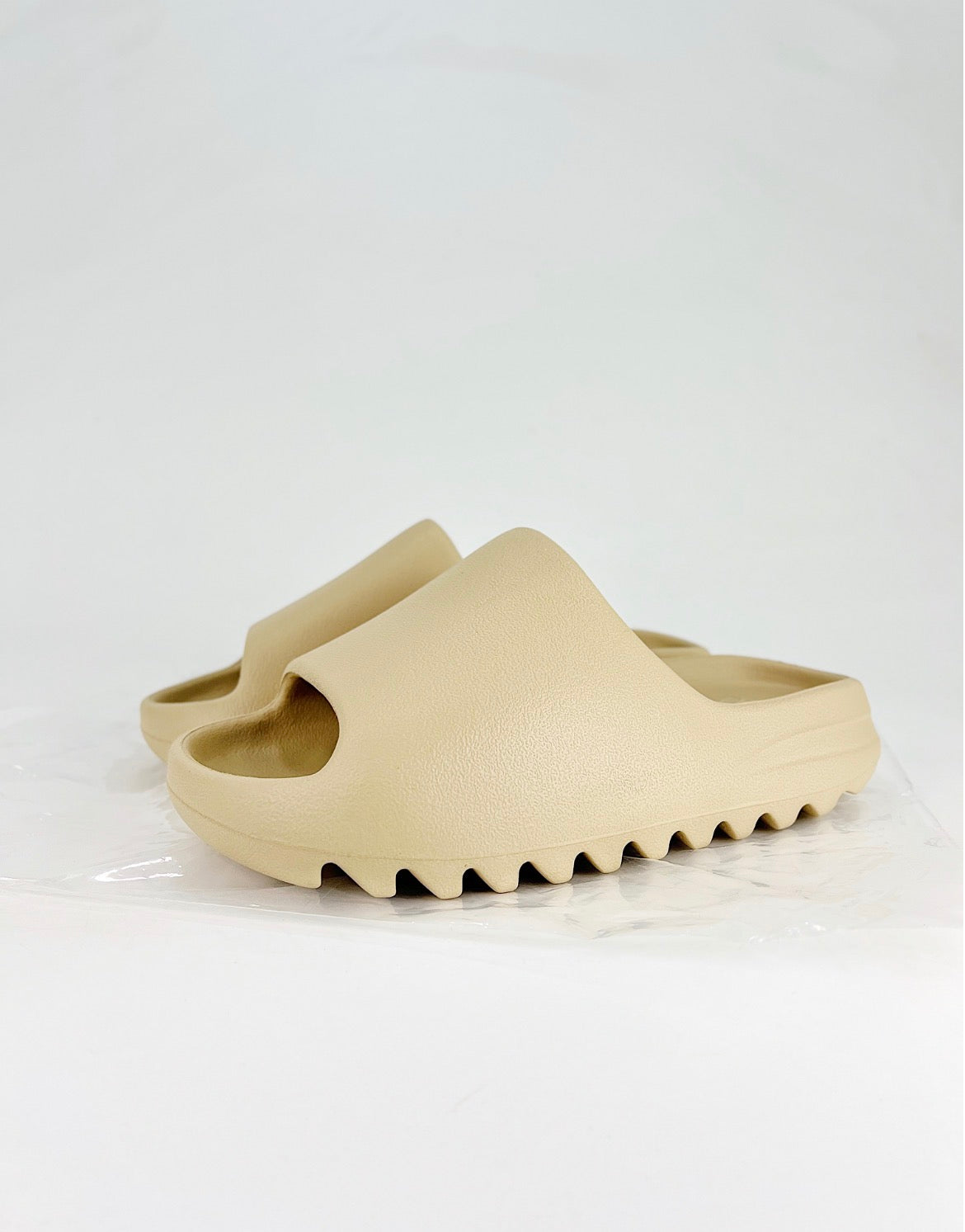 Yeezy Slide (Pure)