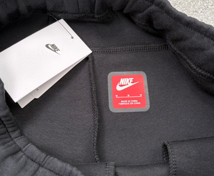 Nike Sportswear Tech Fleece Reflective Full-Zip Hoodie & Jogger Set (Black/Bemis Silver)