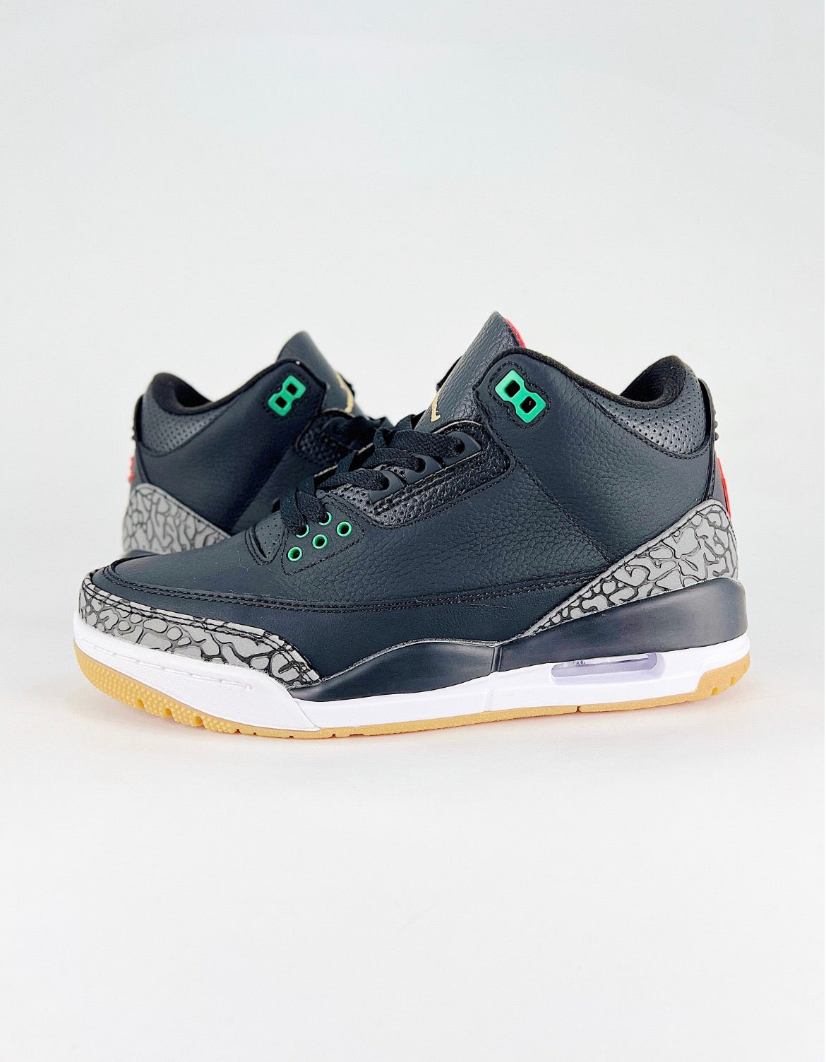 Air Jordan 3 Retro (Green Glow)