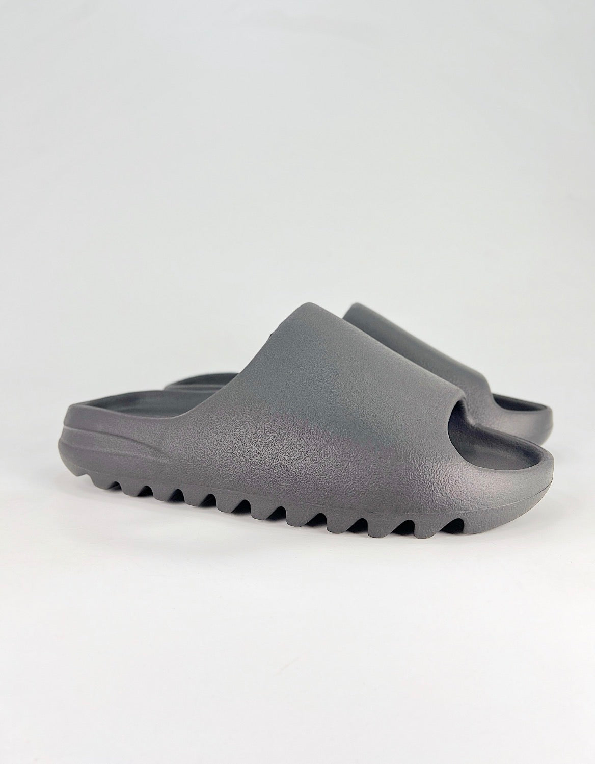 Yeezy Slide (Onyx)