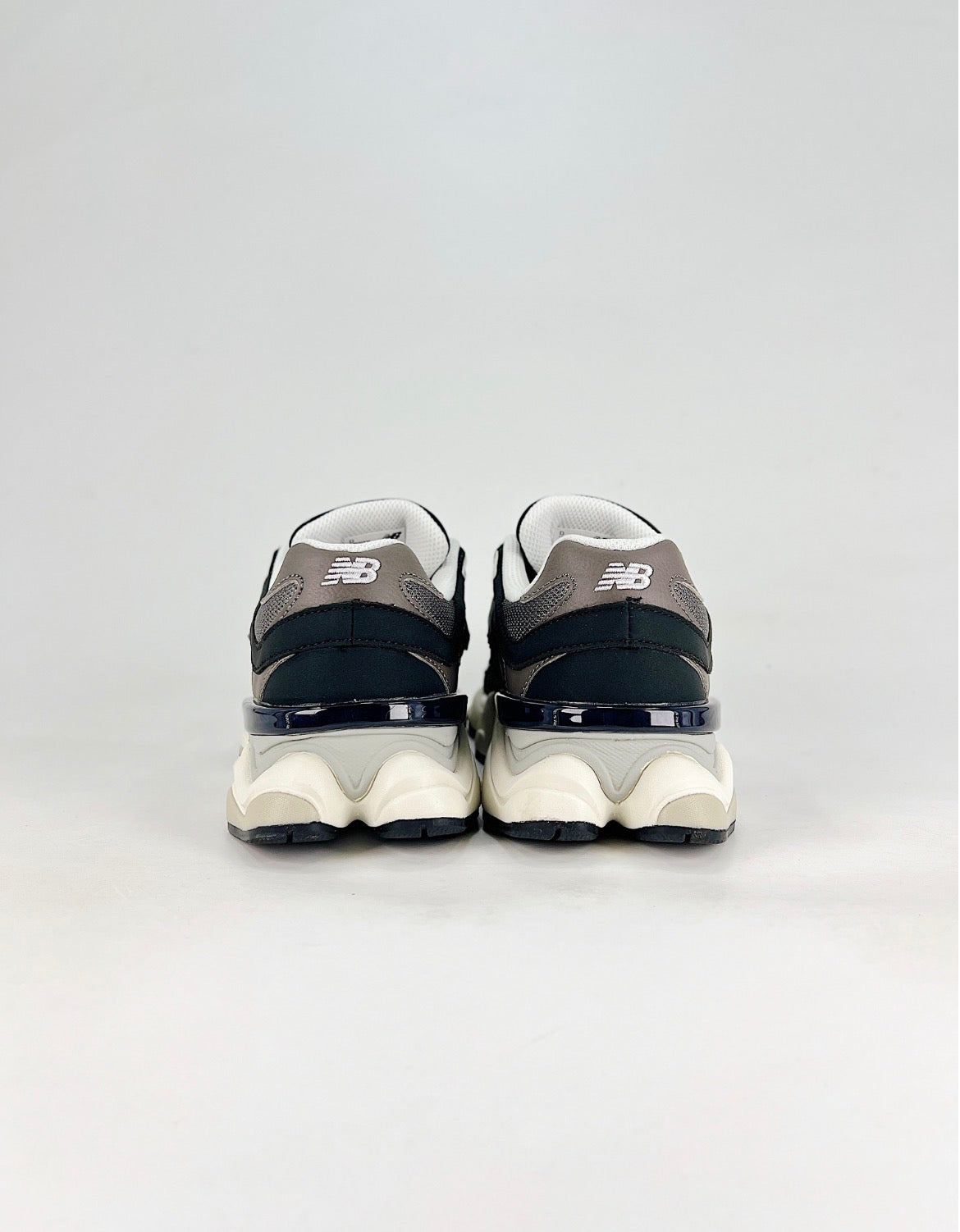 New Balance 9060 (Black / Tornado)