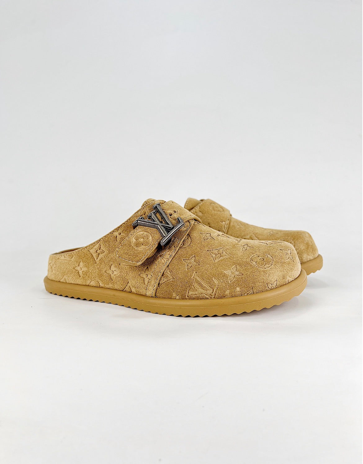 Louis Vuitton (Monogram Suede LV Lock Mule/Sand Beige)
