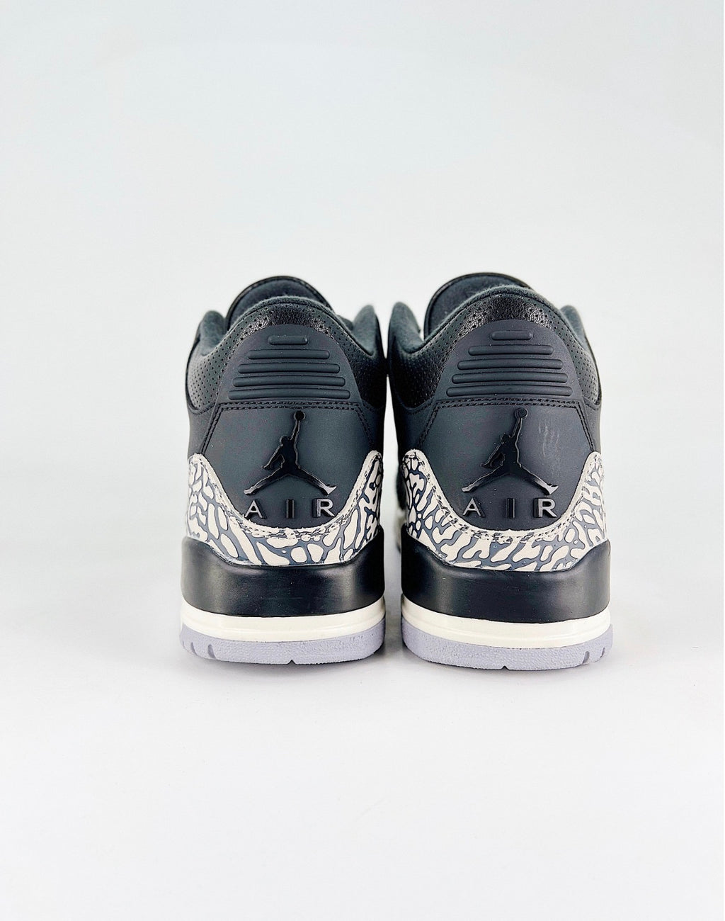 Air Jordan 3 Retro (Off Noir)