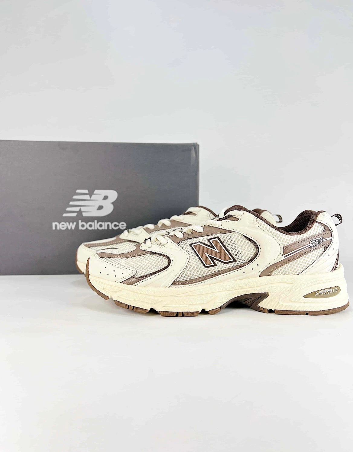 New Balance 530 sneakers beige and brown (Turtledove/Mushroom)