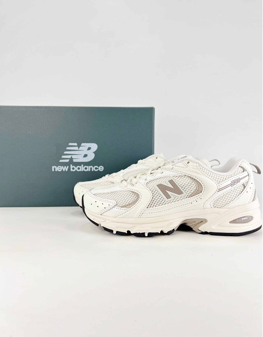 New Balance 530 (White / Silver)