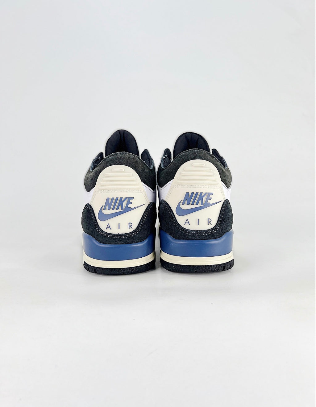 Air Jordan 3 Retro “Midnight Navy” (White/Midnight Navy/Cement Grey)