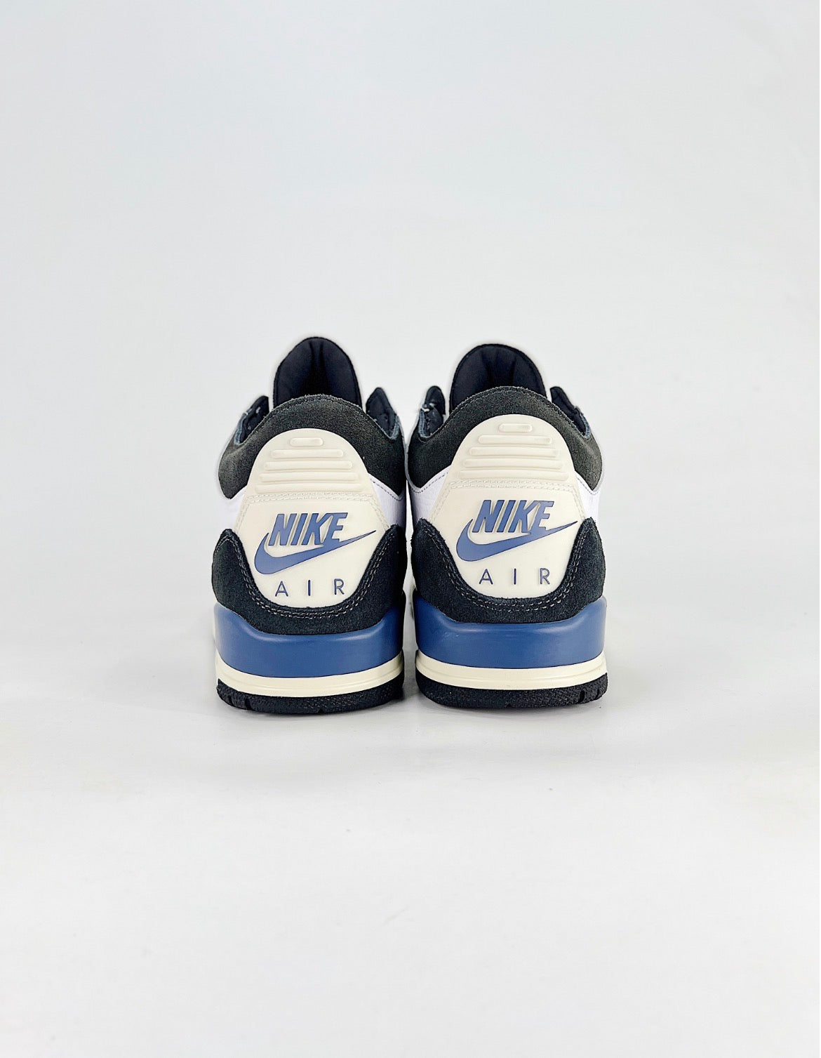 Air Jordan 3 Retro “Midnight Navy” (White/Midnight Navy/Cement Grey)