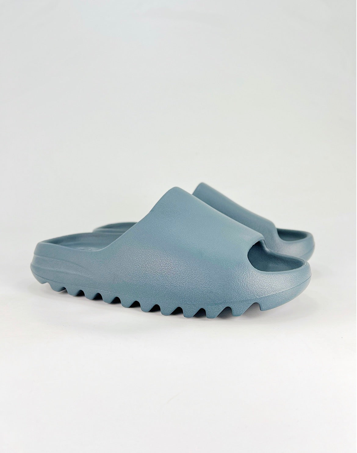 Yeezy Slide (Slate Marine)