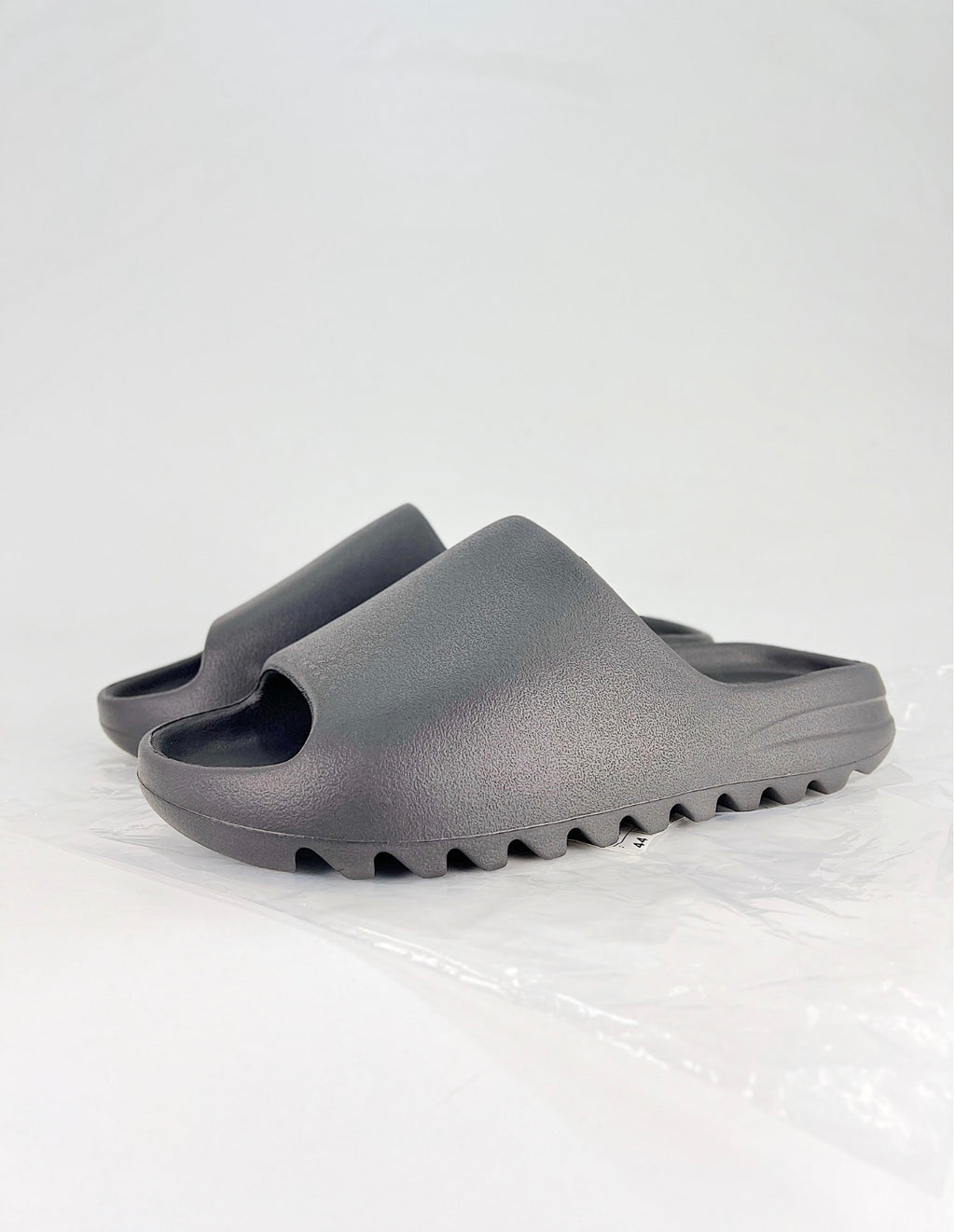 Yeezy Slide (Onyx)