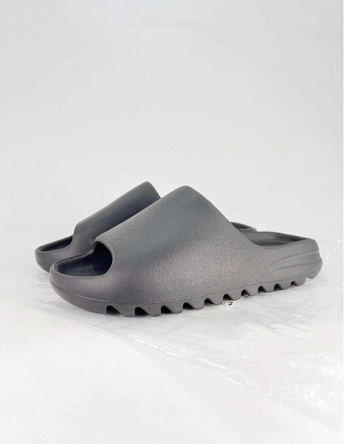 Yeezy Slide (Onyx)