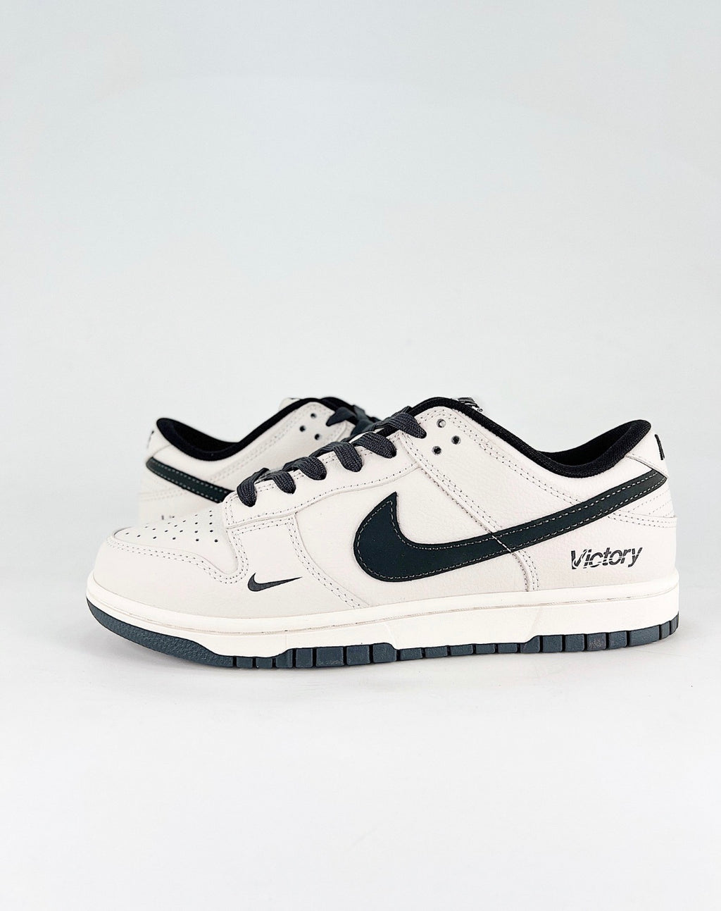 Nike Dunk Low (Reverse Panda,)