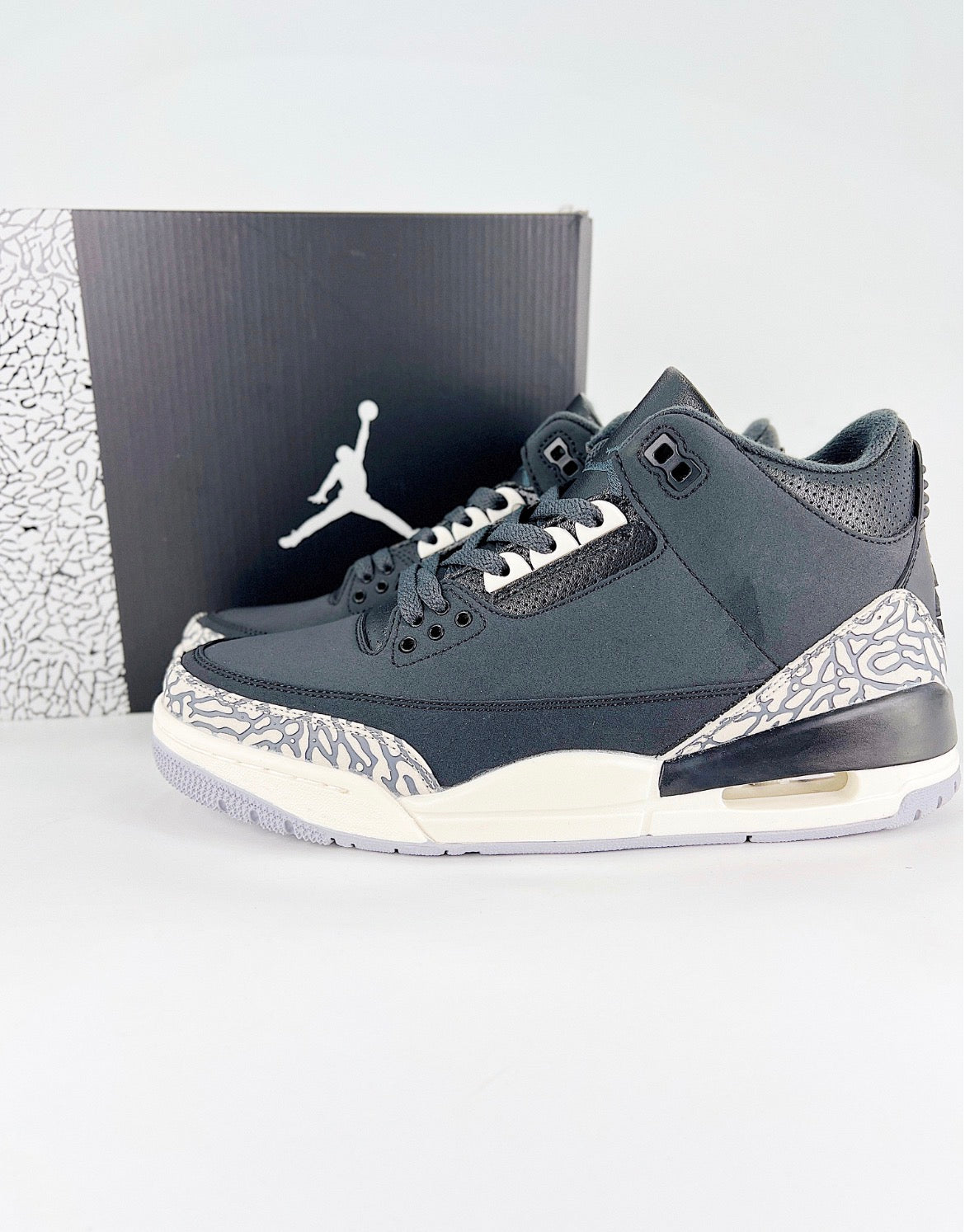 Air Jordan 3 Retro (Off Noir)