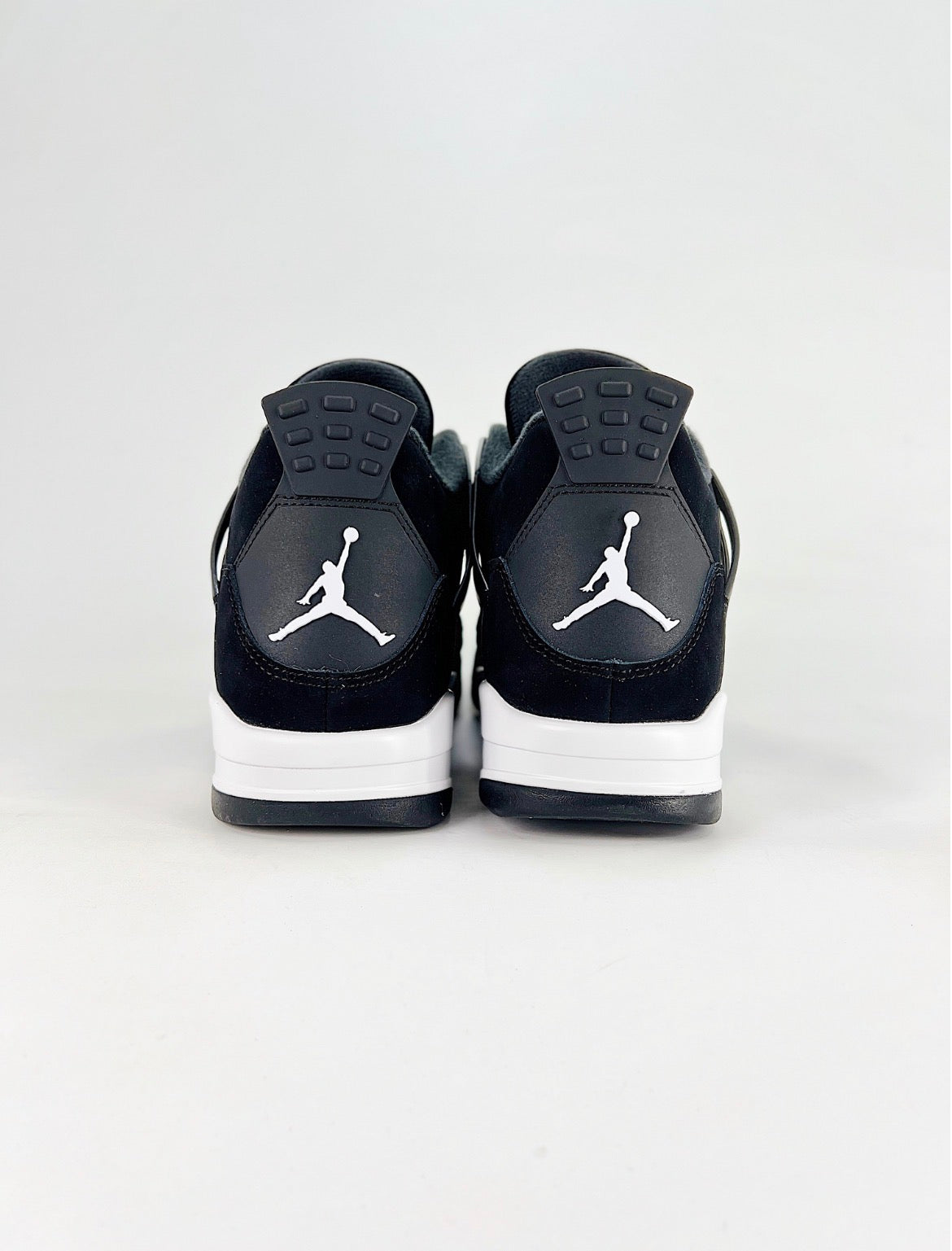 Nike Air Jordan 4 Retro (White Thunder)