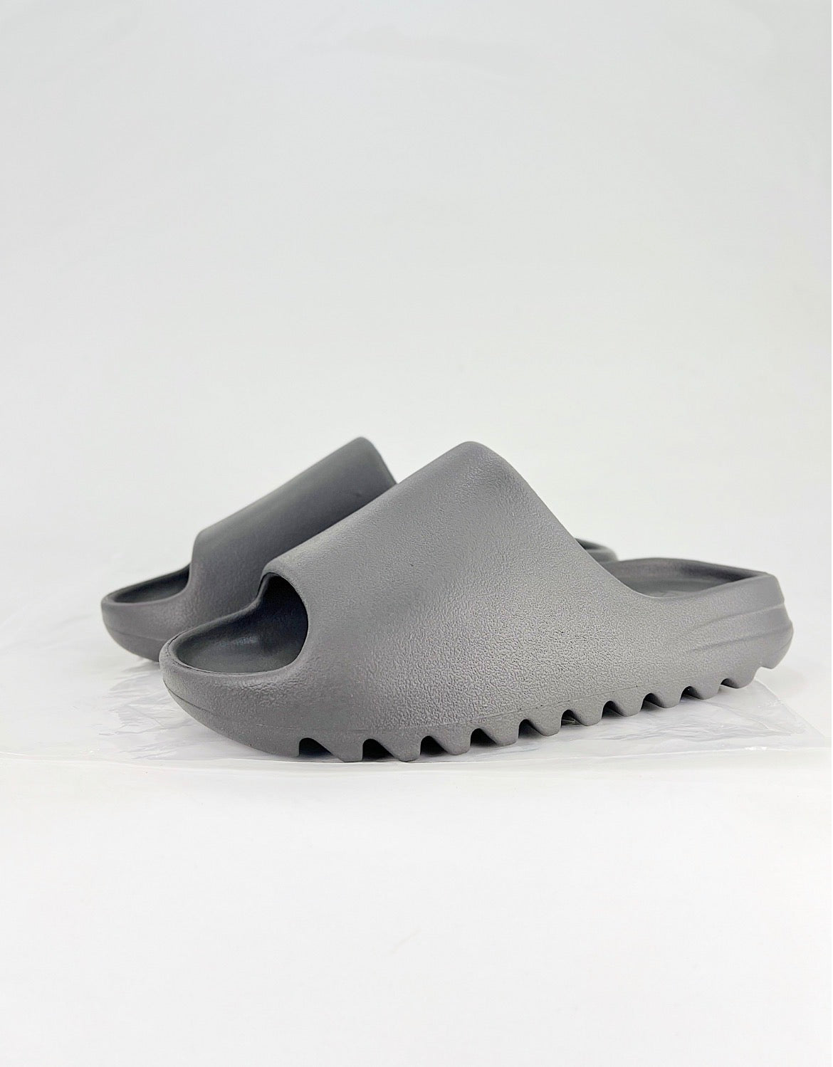 Yeezy Slide (Granite)