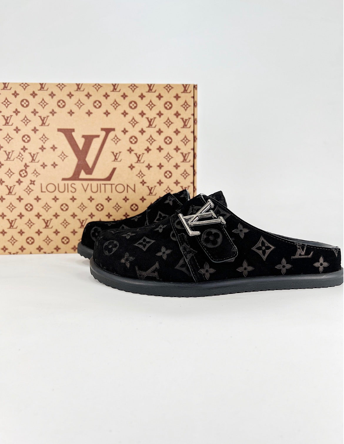Louis Vuitton (Monogram Suede LV Lock Mule/Black)