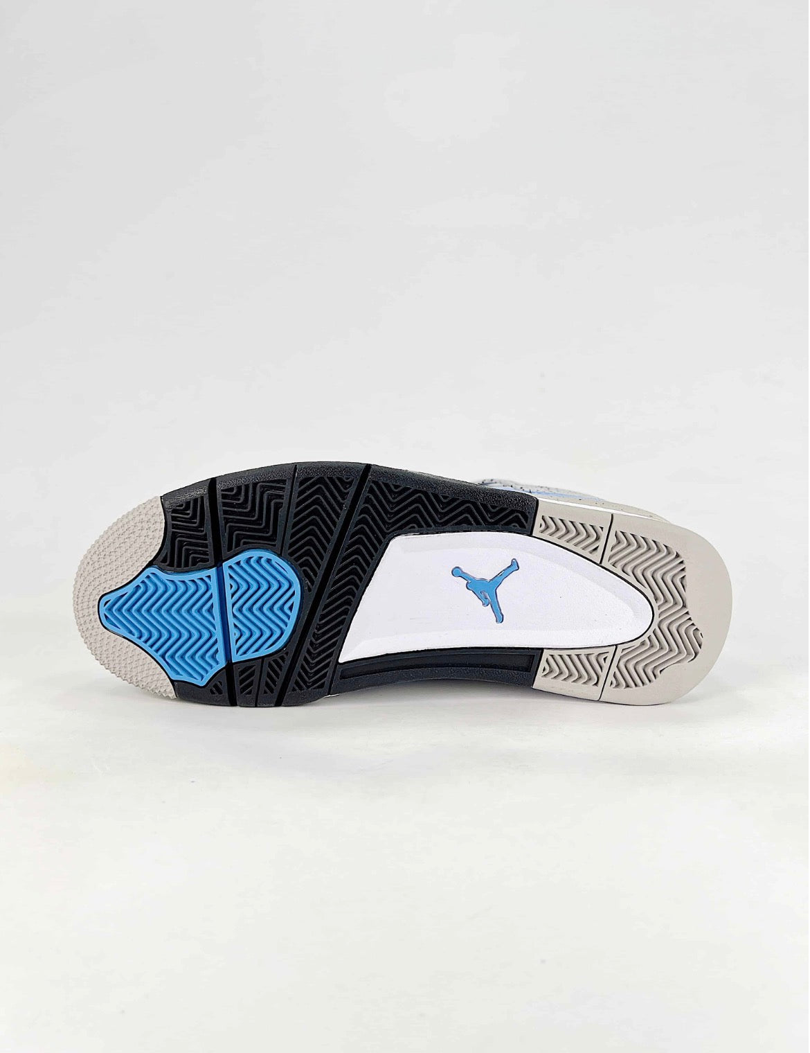 Nike Air Jordan 4 Retro (University Blue)