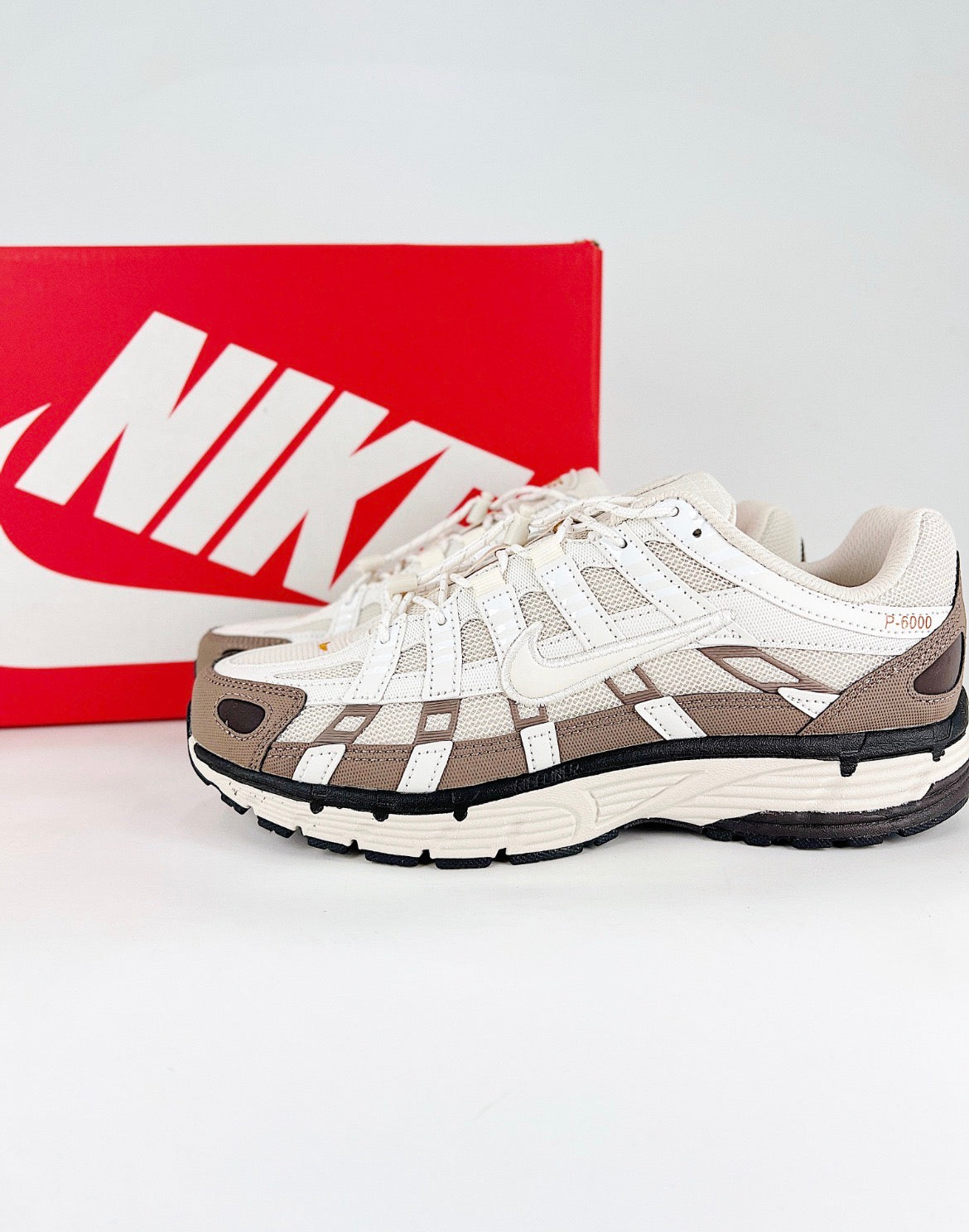 Nike P-6000 (Light Orewood Brown / White)