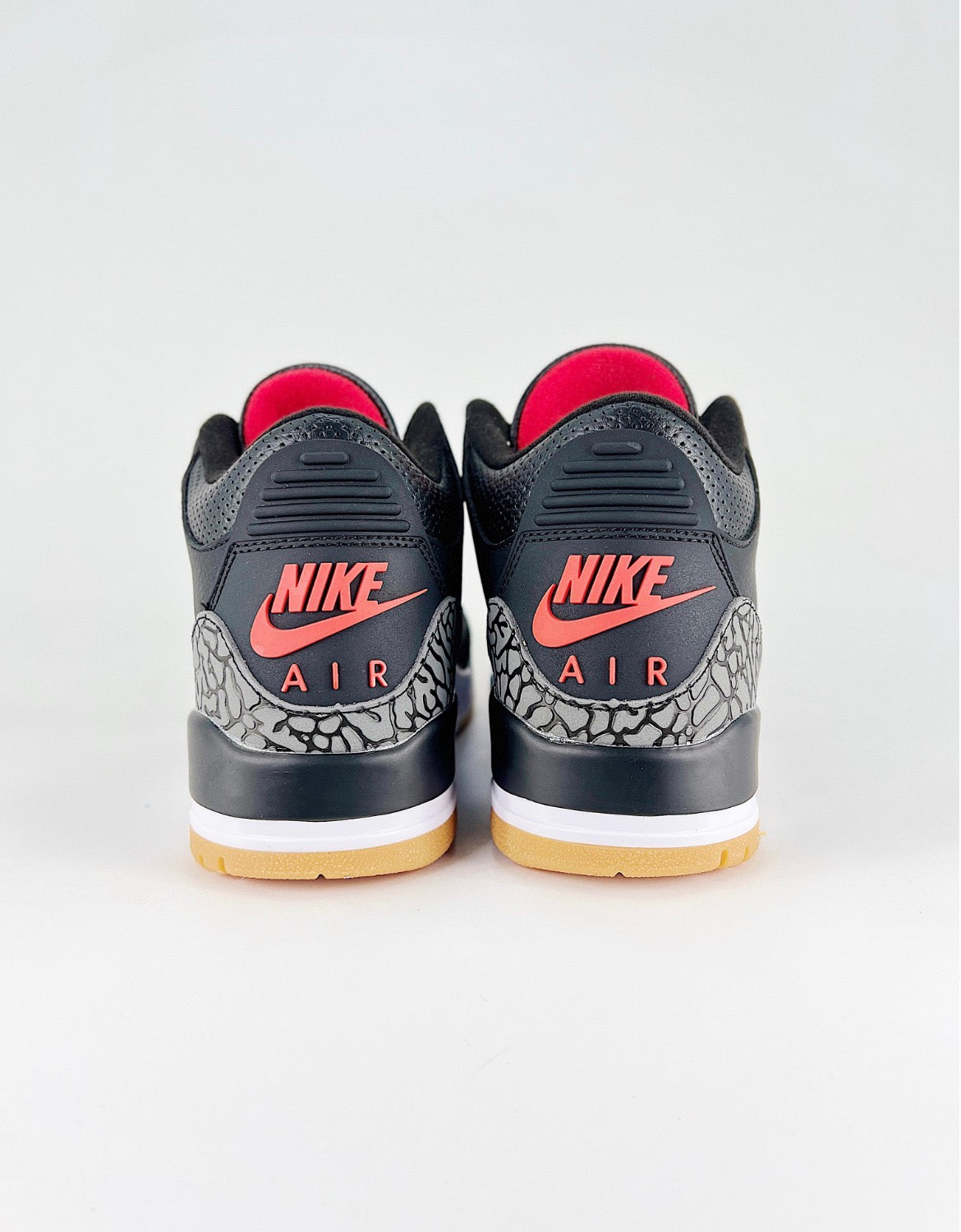Air Jordan 3 Retro (Green Glow)