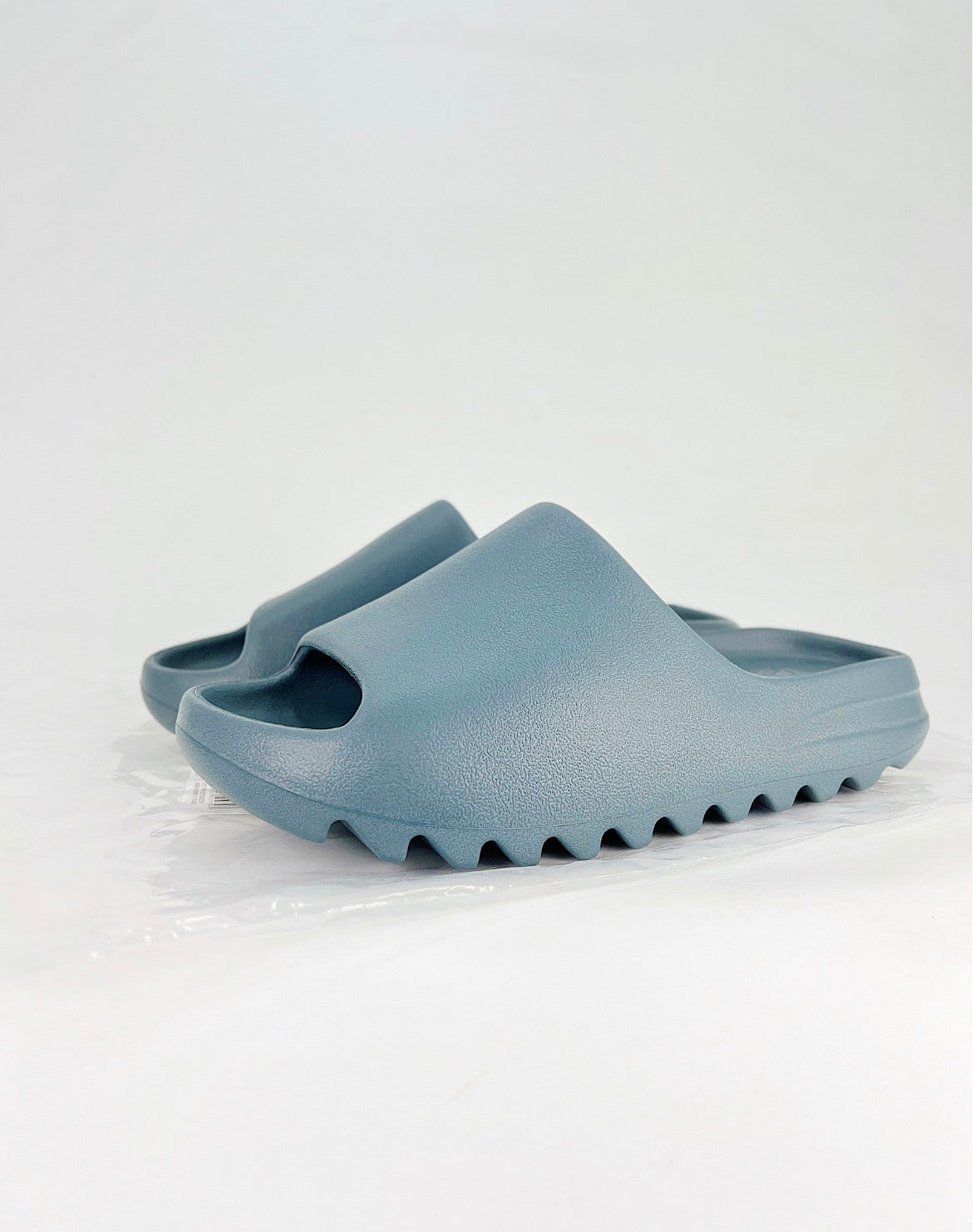 Yeezy Slide (Slate Marine)