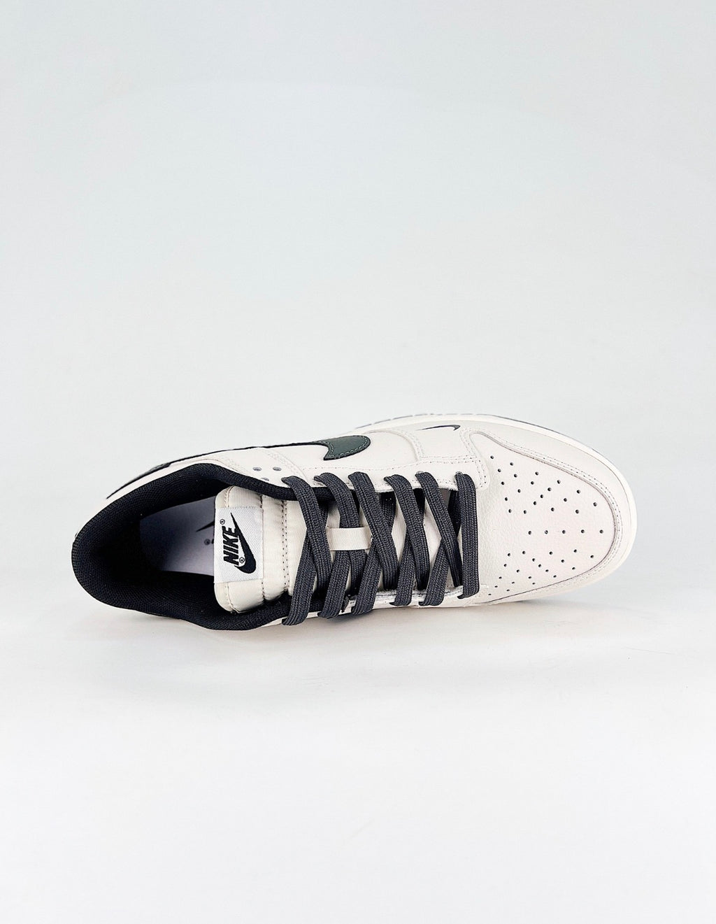 Nike Dunk Low (Reverse Panda,)