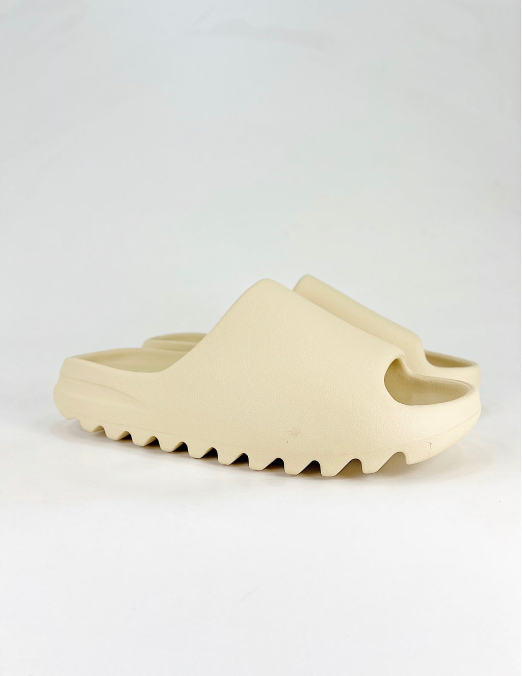 Yeezy Slide (Bone)