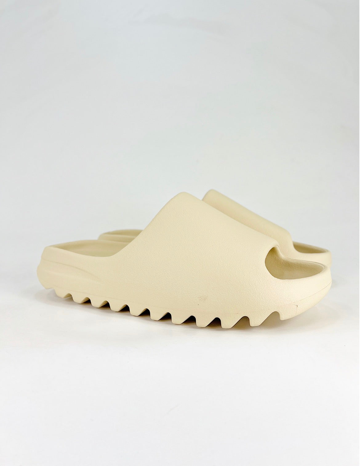 Yeezy Slide (Bone)